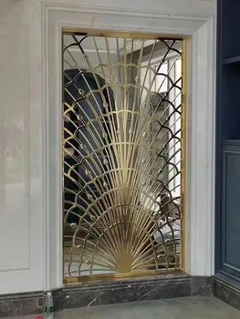 Dobi cirsts ekrāna veranda nodalījumu, dzīvojamā istaba Ķīniešu stila masīvkoka režģu blīvums caur ziedu valdes griestu backgroun